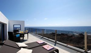1st line luxury apartment Lanzarote